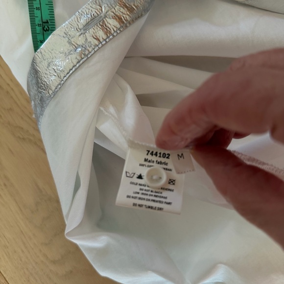 Stylish White Women's Blouse - Picture 8 of 8